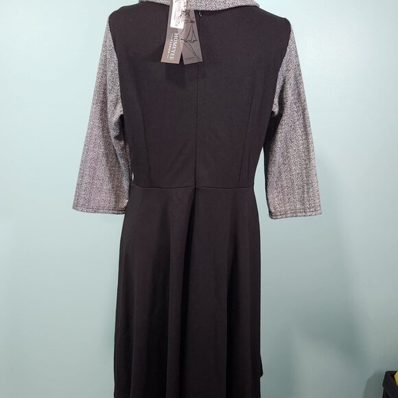 Homeyee Junior’s/Women’s Colorblock Lapel Career Tunic Dress XL
Lot K - Picture 4 of 4